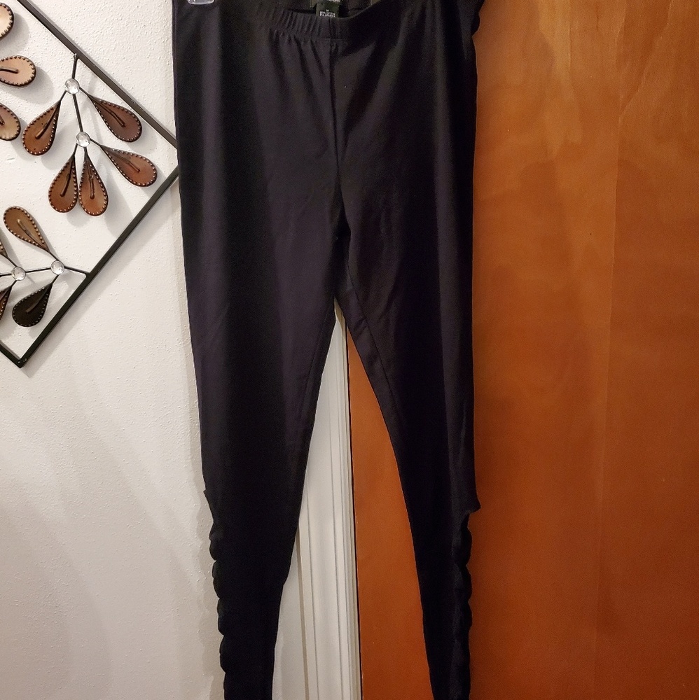 Black leggings with cutouts- medium